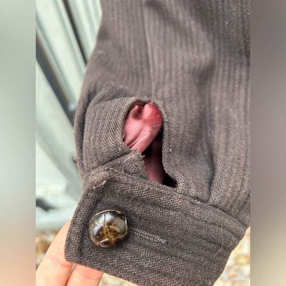 Holt Renfrew men’s fall jacket with cinch ability - Picture 4 of 7